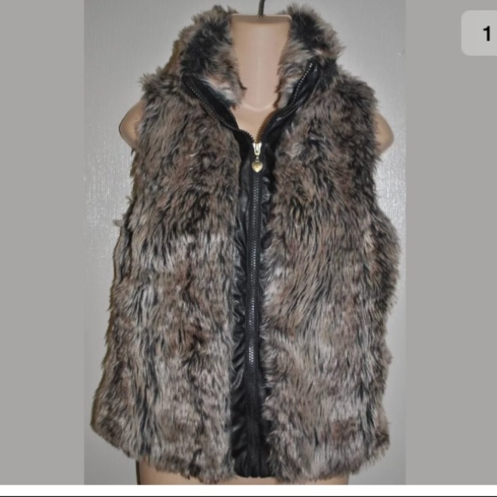 Dollhouse faux fur zip front vest M